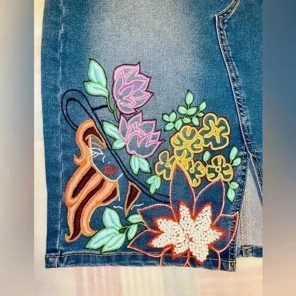 🌺🤩 Cotton Jeans Skirt with a Handmade by  Me embroidery 🪡🌺🤩 - Picture 3 of 8